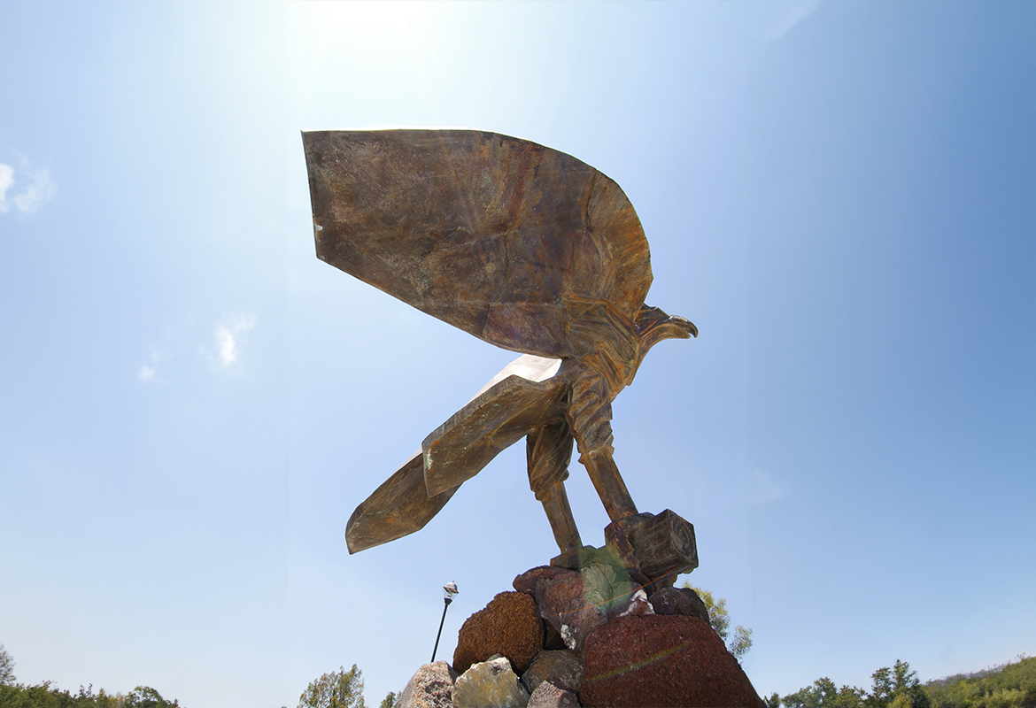 Águila de la Renovación, 2004.